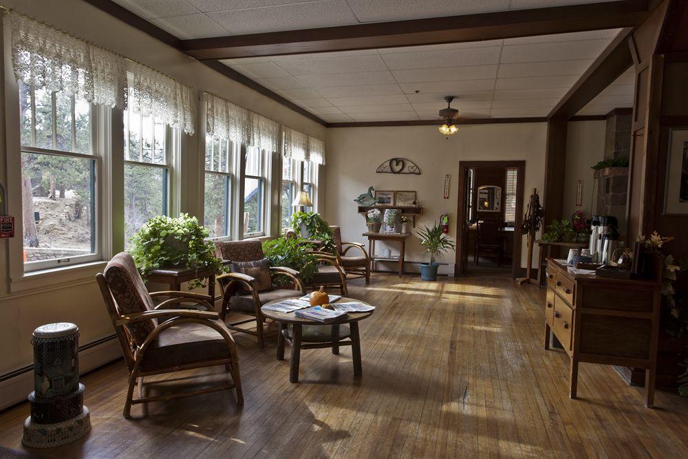 The Historic Crag's 3* Estes Park