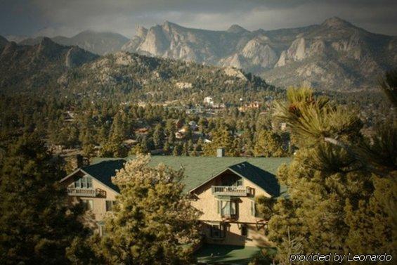 The Historic Crag's 3* Estes Park