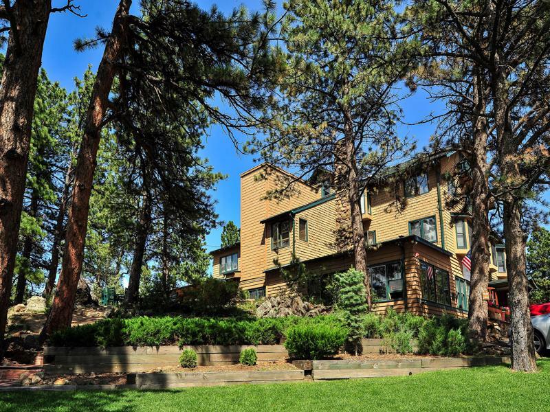 The Historic Crag's 3* Estes Park